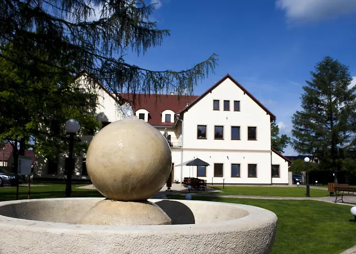 Hotel Modrzewiowy Dwor